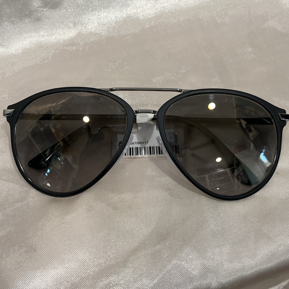 Brand new Prada aviator sunglasses - Picture 6 of 7